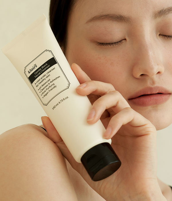 DEAR KLAIRS Gentle Black Facial Cleanser 20ml - Image 3
